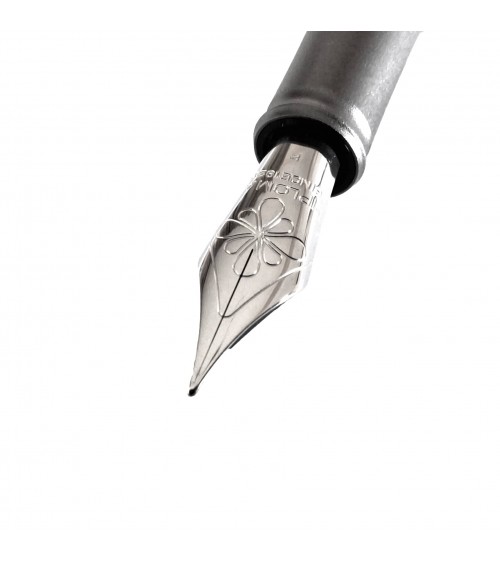 Stylo-plume Diplomat Aero Rhomb Chrome, plume acier inoxydable, fabriqué en Allemagne