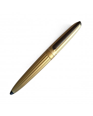 Stylo-plume Diplomat Aero Champagne, bec (plume) acier inoxydable, fabriqué en Allemagne