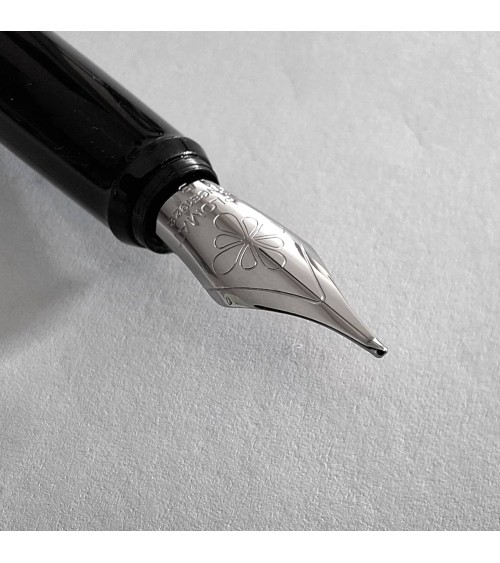 Stylo-plume Diplomat Esteem Rouge laqué, fabriqué en Allemagne