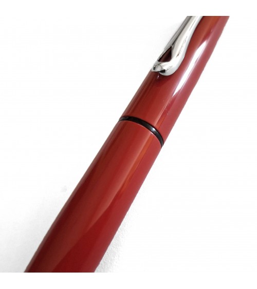 Stylo-plume Diplomat Esteem Rouge laqué, fabriqué en Allemagne