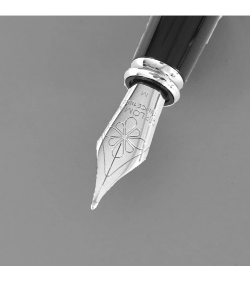 Stylo-plume Diplomat Excellence A2 noir mat, fabriqué en Allemagne