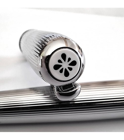 Stylo-plume Diplomat Excellence A2 Guilloché chrome, fabriqué en Allemagne