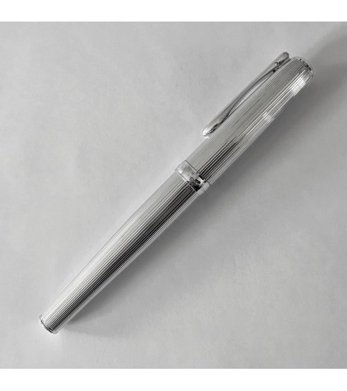 Stylo-plume Diplomat Excellence A2 Guilloché chrome, fabriqué en Allemagne