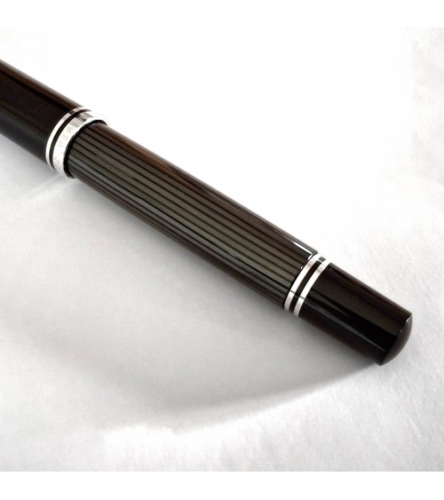 Stylo-plume à piston Pelikan Souverän 805 Stresemann, plume or 18 carats rhodié