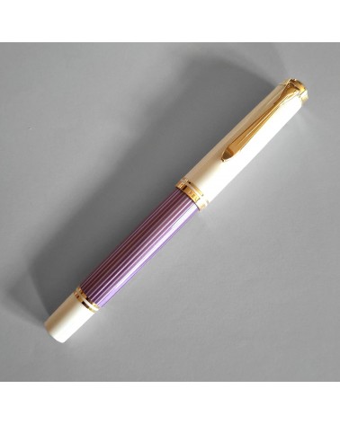 Stylo-plume à piston Pelikan Souverän 600 Violet White, édition spéciale, plume bicolore or 14 carats rhodié