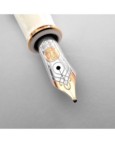 Stylo-plume à piston Pelikan Souverän 600 Violet White, édition spéciale, plume bicolore or 14 carats rhodié