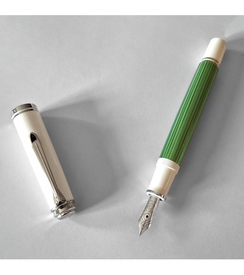 Stylo-plume à piston Pelikan Souverän 605 Green White plume or 14 carats rhodié