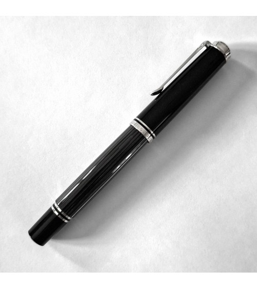 Stylo-plume à piston Pelikan Souverän 605 Stresemann, plume or 14 carats rhodié