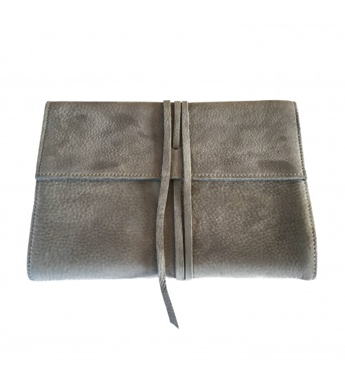 Carnet PA rechargeable cuir Nubuck gris, lacet cuir de fermeture, 288 pages blanches format A5.