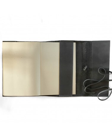 Carnet PA rechargeable cuir Nubuck gris, lacet cuir de fermeture, 288 pages blanches format A5.