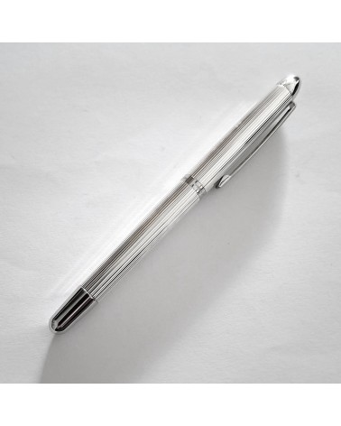 Stylo-plume Waldmann Pocket 2381, argent sterling 925, entièrement guilloché décor lignes parallèles, bec inox largeur M