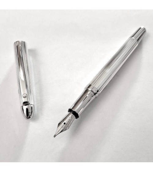 Stylo-plume Waldmann Pocket 2381, argent sterling 925, entièrement guilloché décor lignes parallèles, bec inox largeur M