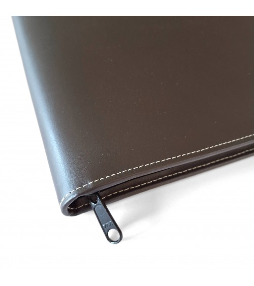 Porte-bloc zippé PA Garda format A4 brun foncé, bloc-notes et boucle stylo