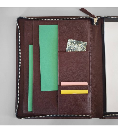 Porte-bloc zippé PA format A4 cuir d’élan bordeaux, bloc-notes et boucle stylo