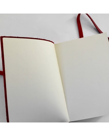 Carnet Manufactus Laccio, couverture cuir veau rouge, première page. L'Ecritoire design, Lausanne