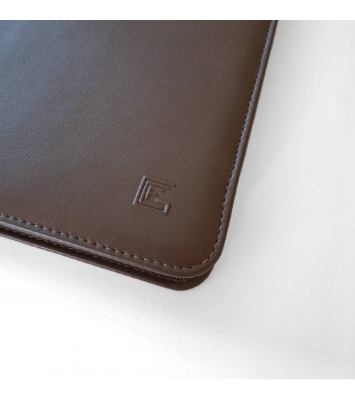 Porte-bloc zippé Cossa format A4 cuir brun foncé, fabriqué en Italie