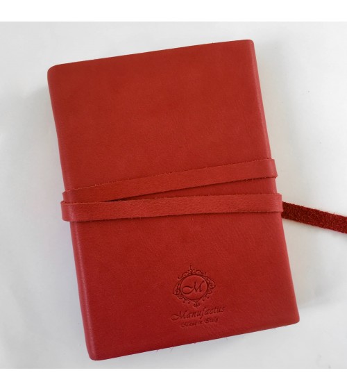 Carnet Manufactus Laccio, couverture cuir veau rouge, dos du carnet. L'Ecritoire design, Lausanne