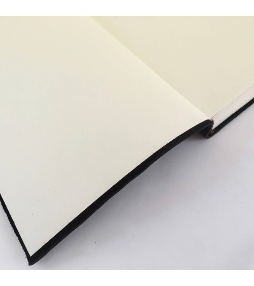 Carnet Manufactus Laccio, couverture cuir veau noir, première page. L'Ecritoire design, lausanne.
