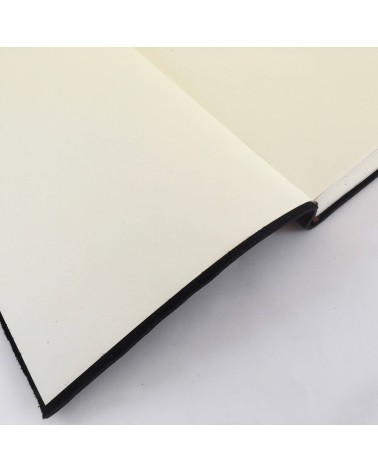 Carnet Manufactus Laccio, couverture cuir veau noir, première page. L'Ecritoire design, lausanne.