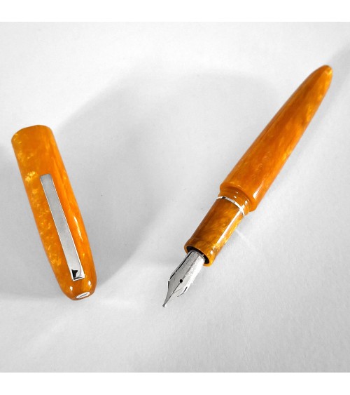 Stylo-plume Scribo Piuma Corniola, fabriqué à Bologne
