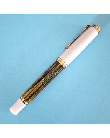 Stylo-plume à piston Pelikan M400 Ecaille de tortue Blanc, bec or bicolore 14 carats