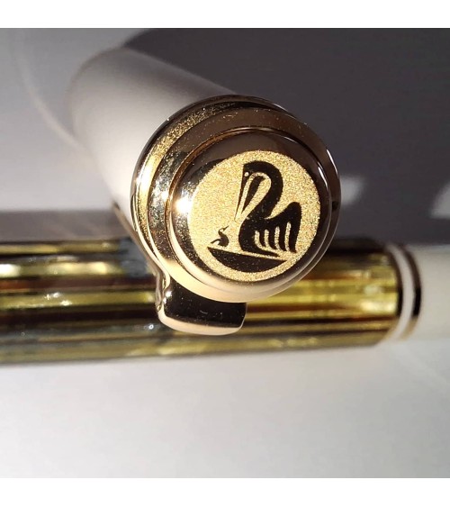 Stylo-plume à piston Pelikan M400 Ecaille de tortue Blanc, bec or bicolore 14 carats