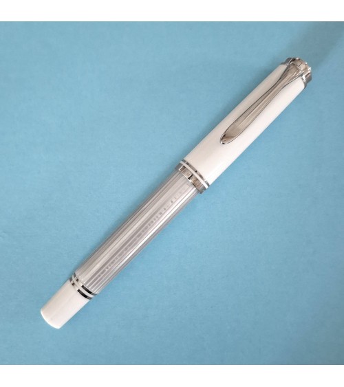 Stylo-plume à piston Pelikan M405 Silver White, bec or bicolore 14 carats