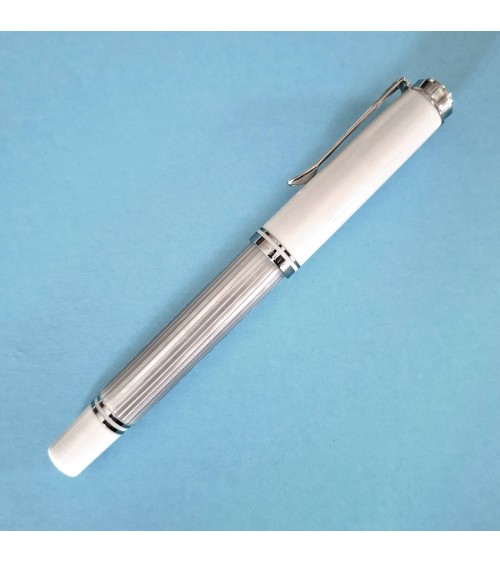 Stylo-plume à piston Pelikan M405 Silver White, bec or bicolore 14 carats