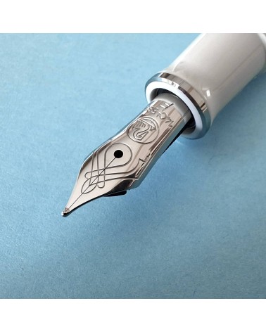 Stylo-plume à piston Pelikan M405 Silver White, bec or bicolore 14 carats