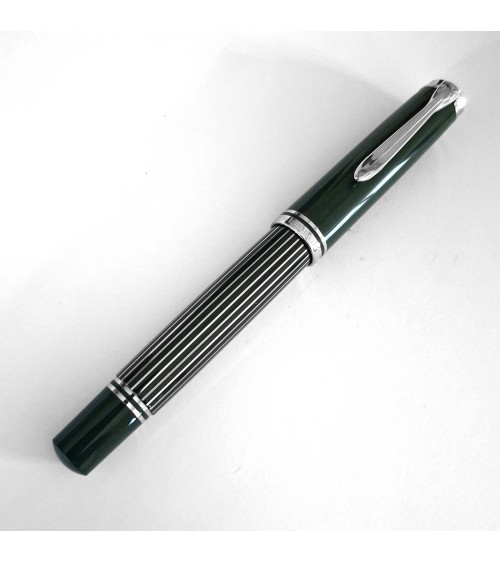 Stylo-plume à piston Pelikan M815 Metal Striped Green Green, édition spéciale, bec or 18 carats rhodié