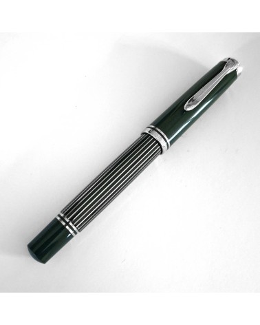 Stylo-plume à piston Pelikan M815 Metal Striped Green Green, édition spéciale, bec or 18 carats rhodié