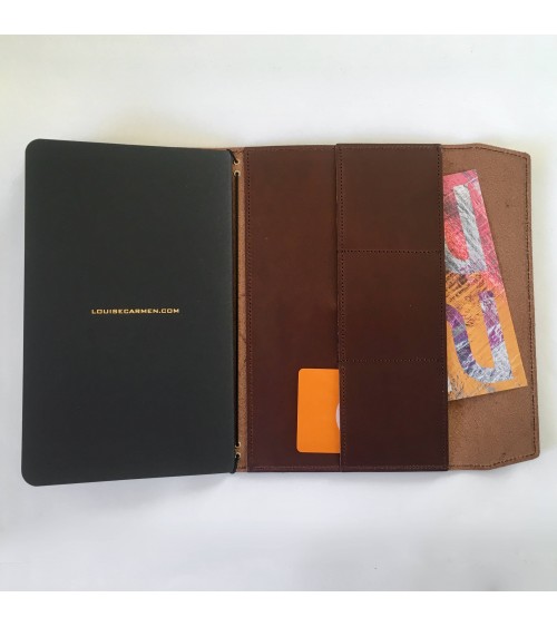 Intérieur de l'Organizer Louise Carmen avec pochettes pour cartes. L'Ecritoire design, Lausanne