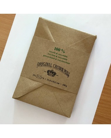 Enveloppes Original Crown Mill format C6 papier recyclé couleur kraft 100g, rabat triangulaire gommé, fabriqué en Belgique.