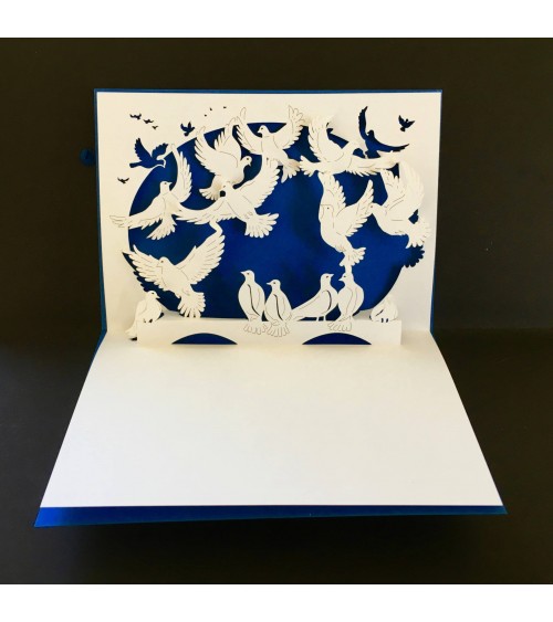 Carte Rifletto, Vol de colombes, bleu roi, fabriquée en Allemagne. L'Ecritoire design, Lausanne.