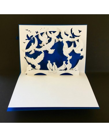 Carte Rifletto, Vol de colombes, bleu roi, fabriquée en Allemagne. L'Ecritoire design, Lausanne.