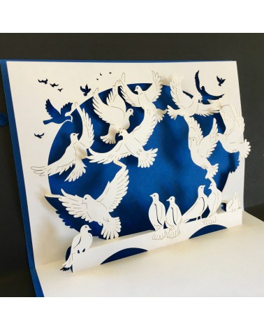 Carte Rifletto, Vol de colombes, bleu roi, fabriquée en Allemagne. L'Ecritoire design, Lausanne.