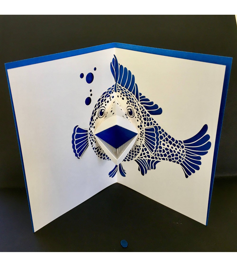 Carte Rifletto, Poisson, bleu roi, fabriquée en Allemagne. L'Ecritoire design, Lausanne.