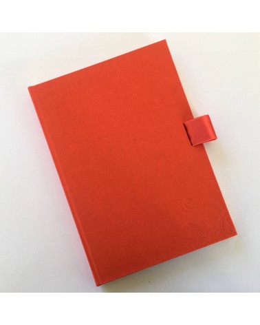 Album à fermeture cadenas, rouge, couverture rigide tissu. L'Ecritoire design, lausanne.