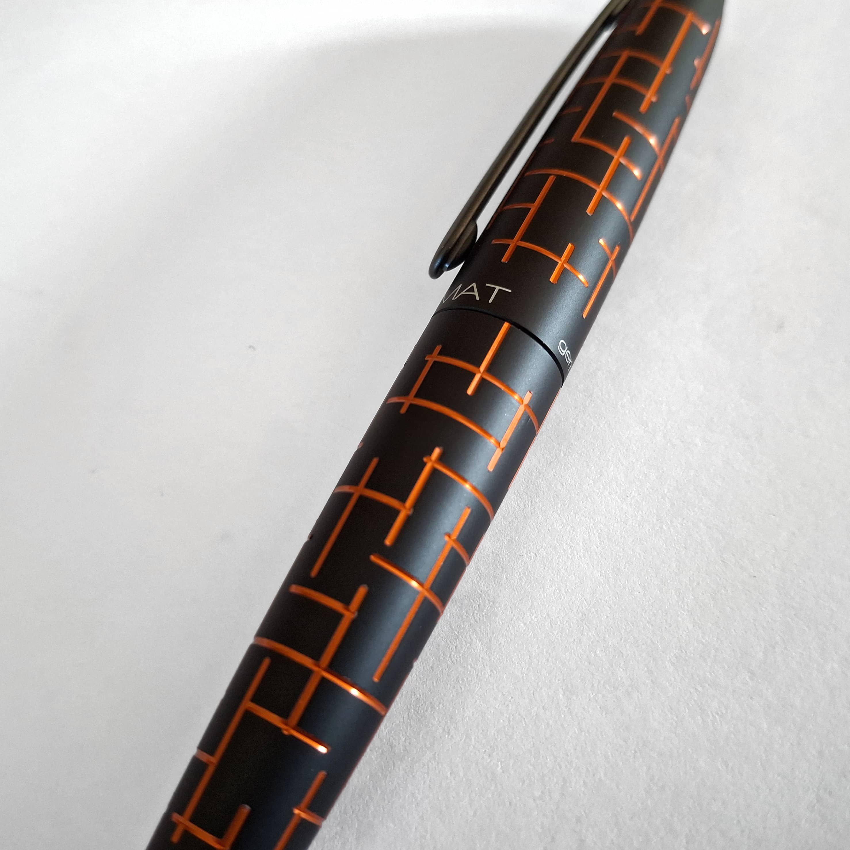 Stylo-plume Diplomat Elox Matrix Noir-Orange
