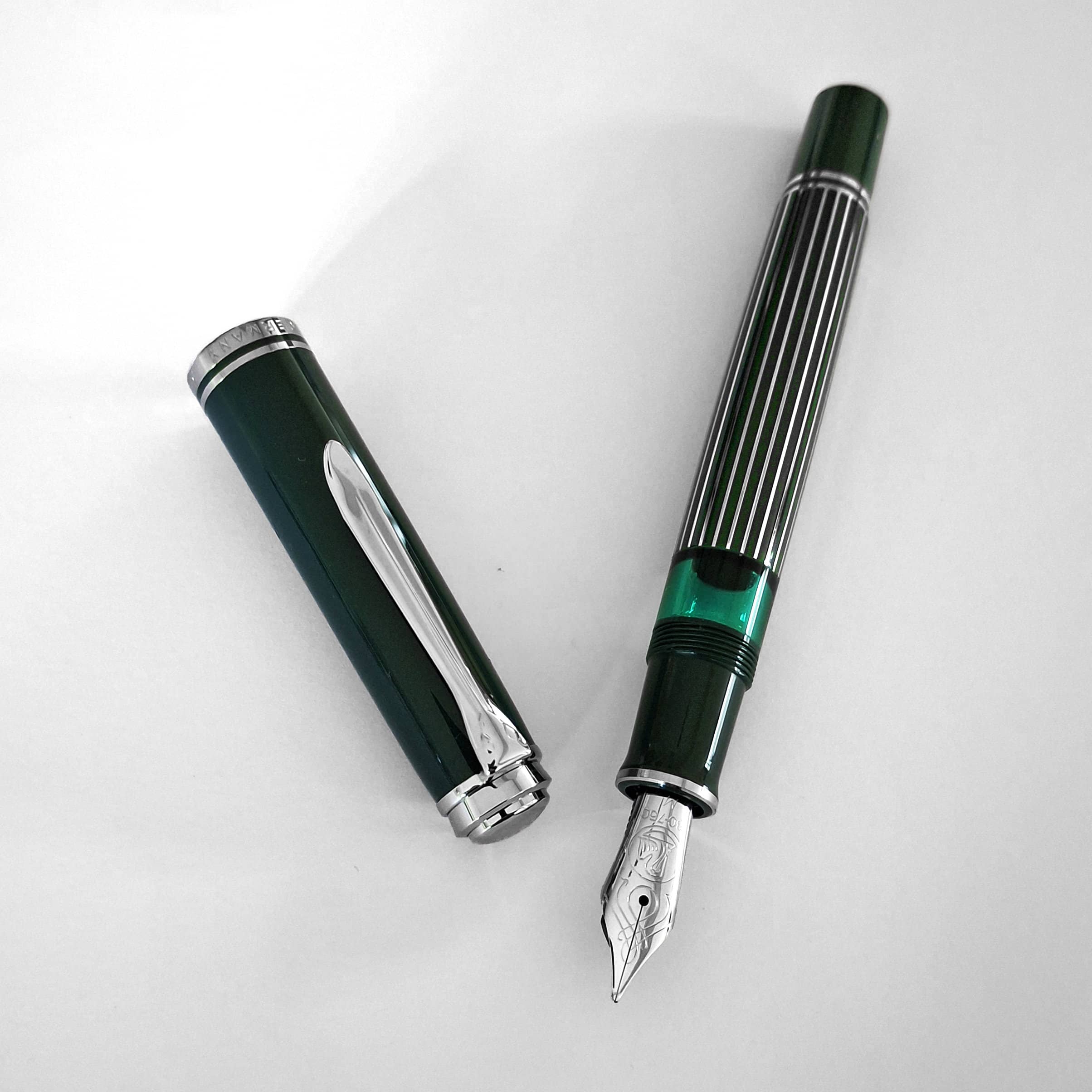 Stylo-plume Pelikan Souverän M815 Metal Striped Green